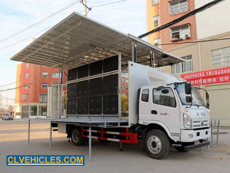 Mobile stage vehicle