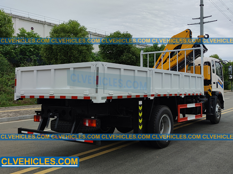 truck mounted XCMG crane