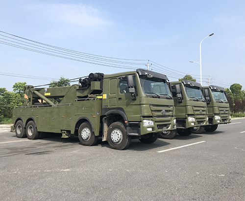 Три единицы вращающихся эвакуационных грузовиков HOWO отправляются в Нигерию