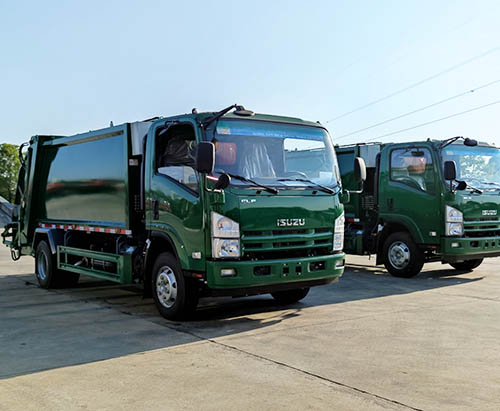
     Две единицы мусоровозов ISUZU Compactor отправляются на Гуам
    