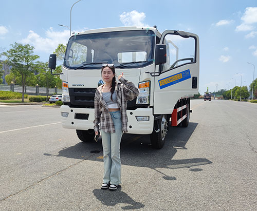 Один грузовик HOWO RHD 10 тонн отправляется в Танзанию