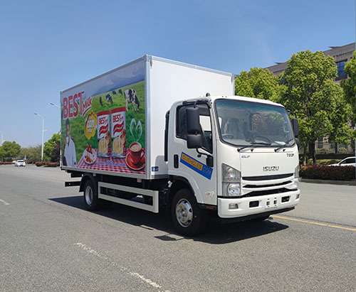 Один из автомобилей ISUZU ELF RHD — рефрижератор — отправлен в Гренаду
