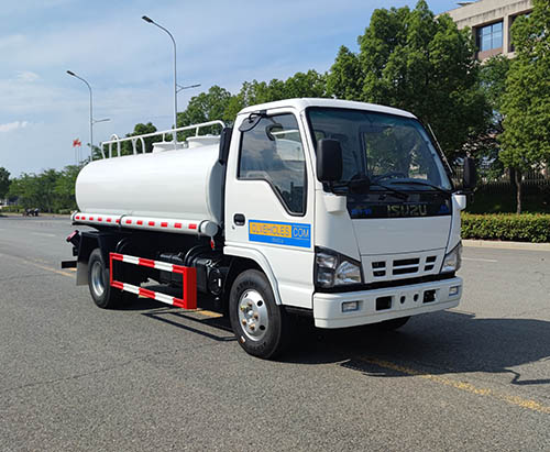 Одна единица автоцистерны ISUZU 600P 5000L отправлена в ЙЕМЕН