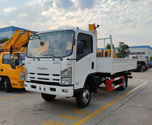 Одна единица грузовика ISUZU KV100 4X4 с краном отправляется в Вануату