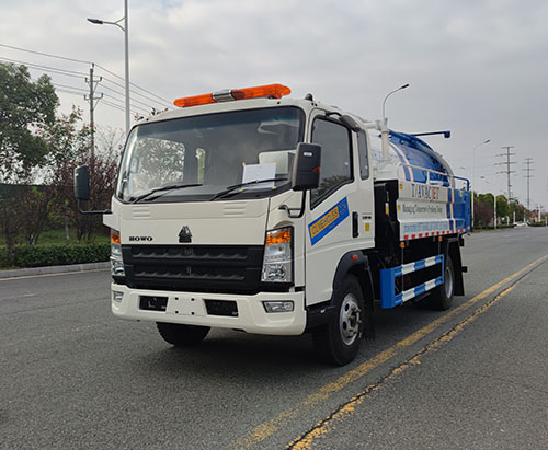 Одна единица водоструйного вакуумного грузовика RHD 8000L отправлена ​​в Зимбабве