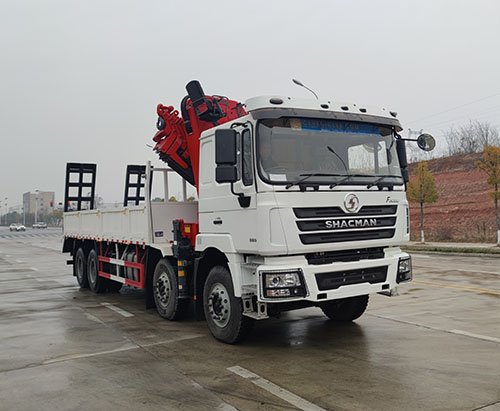 Одна единица грузовика с краном отправляется в Уганду
        