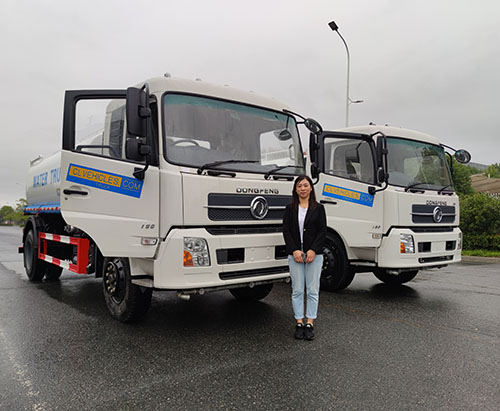 Две единицы поливальных машин DONGFENG KINGRUN 12000L отправлены в Уганду