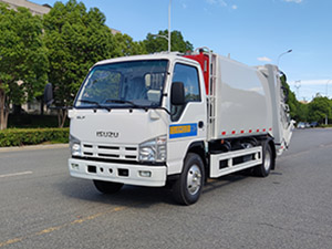 Видеоролик о работе мусоровоза-уплотнителя ISUZU ELF 130 л.с.