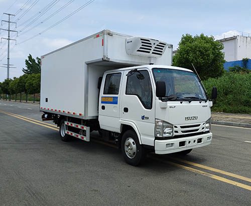 Одна единица ISUZU Crew Cab 3-тонного рефрижераторного грузовика отправляется в Руанду